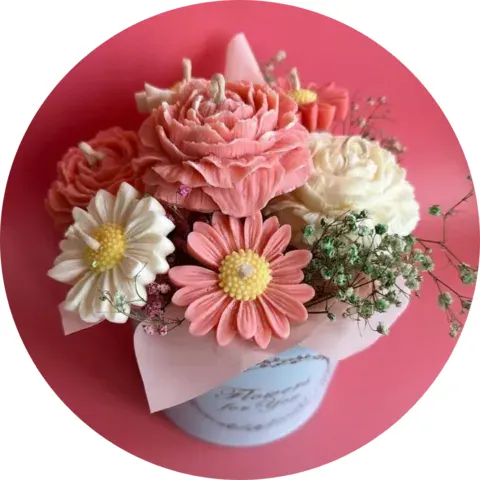 Ramo de velas en forma de flores